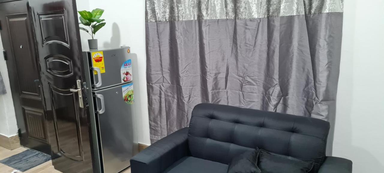 Nesta Barron -Home Away From Home North Legon Exterior foto